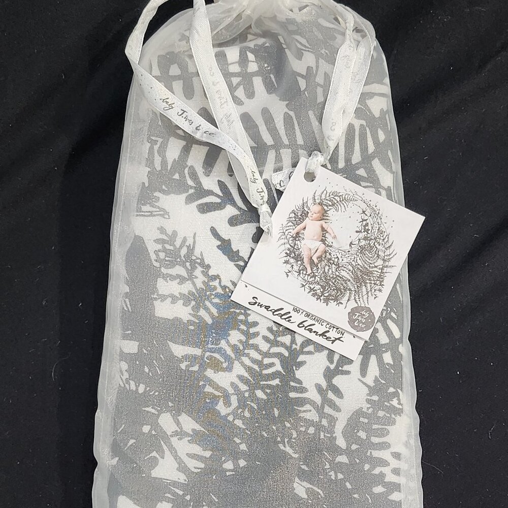 New! Baby Jives Company, 100% Organic Cotton Swaddle Blanket Black and White - Picture 3 of 9